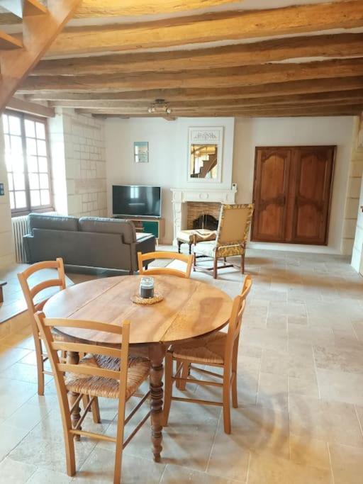 Gite Avec Vue Sur L'Indre Artannes-sur-Indre المظهر الخارجي الصورة